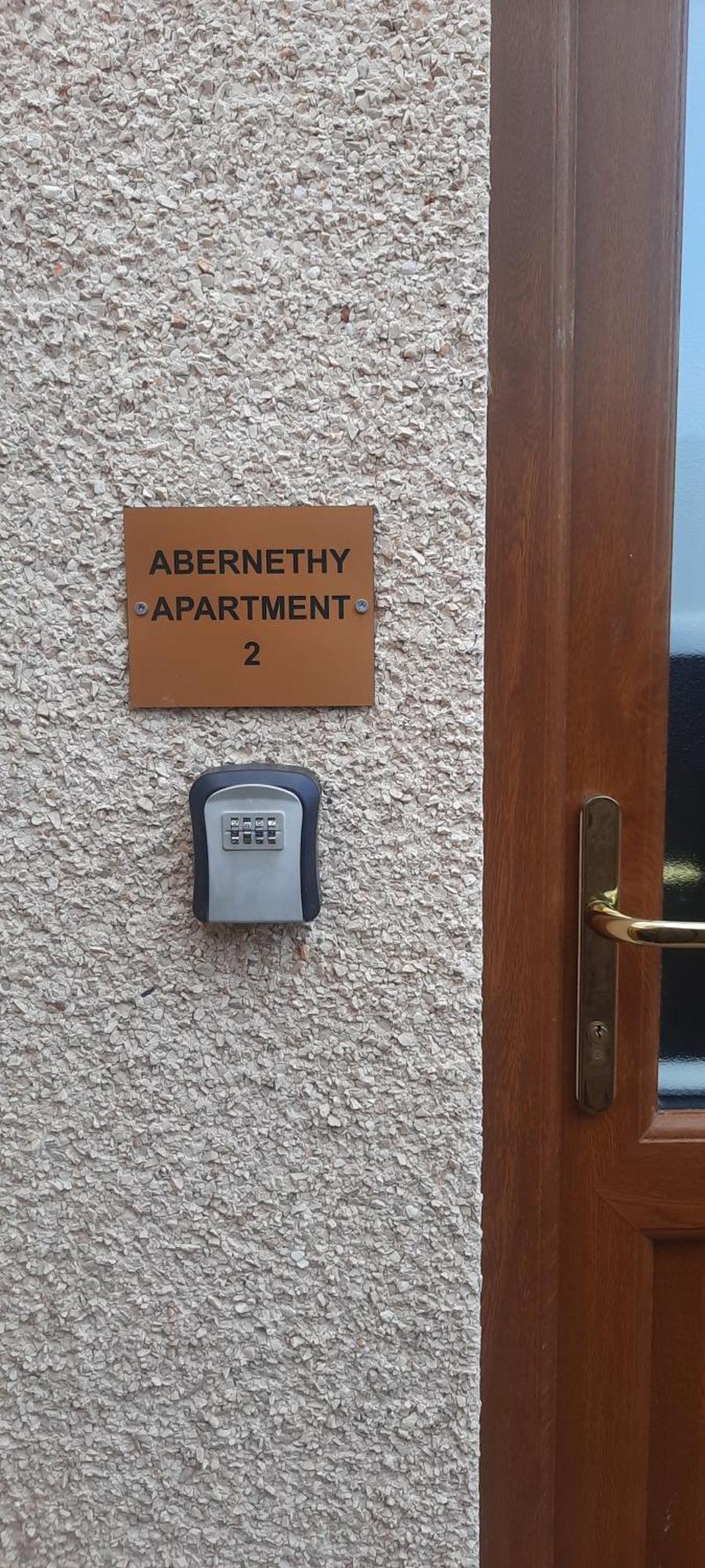 Lanarkshire Apartment- Views- Sleeps 4- Balcony Larkhall  Zewnętrze zdjęcie